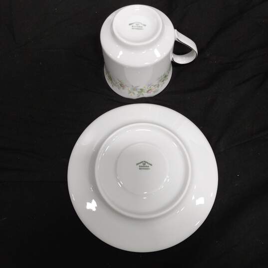 8pc Johann Haviland China Teacups and Saucers image number 6