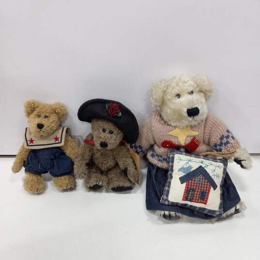 Bundle of 6 Assorted Boyd's Collection Stuffed Bears with Tags image number 2