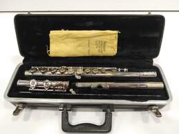 Bundy Nickle Plated Flute in Case alternative image