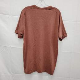 Lululemon MN's Metal Vent Tech Salmon Color Short Sleeve T-Shirt Size L alternative image