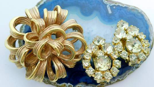 Vintage Ciro Monet & Fashion Icy Rhinestone Clip-On Earrings Beaded Necklace & Ribbon Statement Brooch 93.5g image number 6