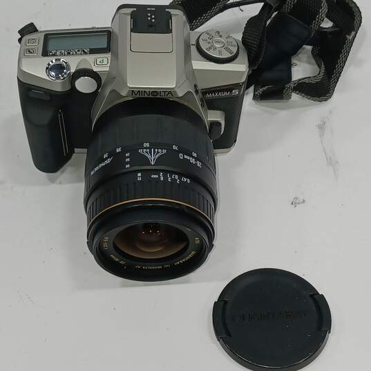 Minolta Maxxum 5 Film Camera w' Accessories and Case image number 5