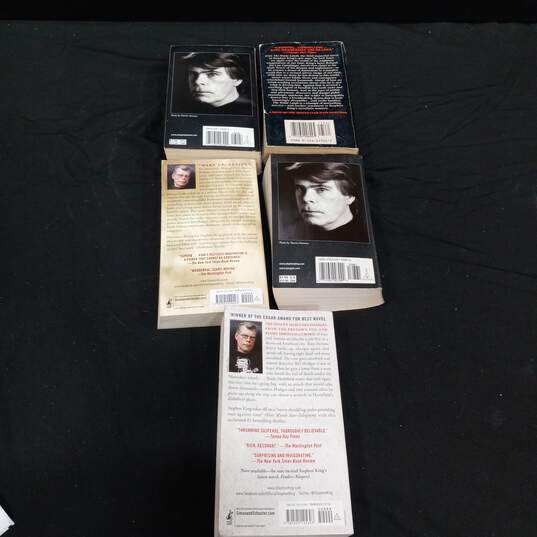 5pc Bundle of Assorted Paperback Stephen King Novels image number 1