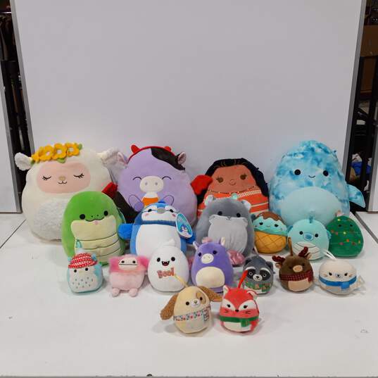 Bundle of 19 Assorted Squishmallows image number 1