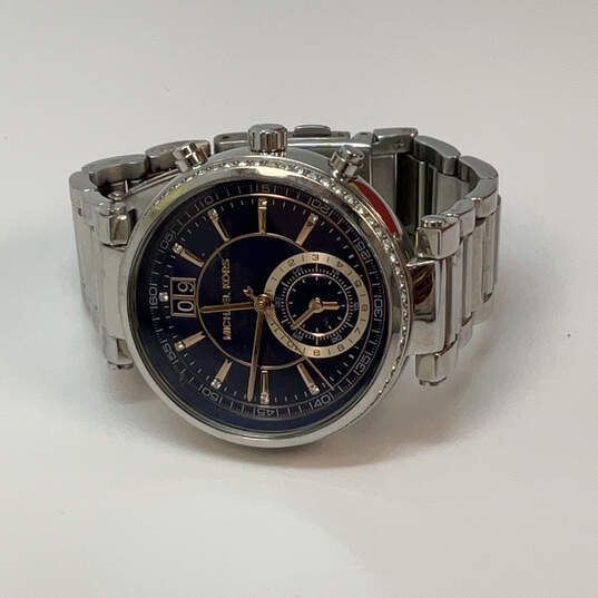 Designer Michael Kors Silver-Tone Round Stainless Steel Analog Wristwatch image number 3