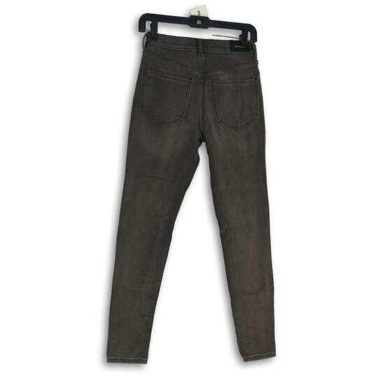 NWT Womens Gray Denim Medium Wash 5-Pocket Design Skinny Leg Jeans Size 0R image number 2