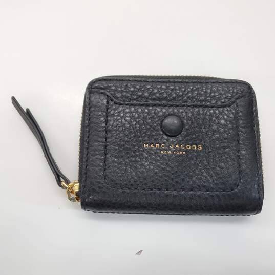 Marc Jacobs Black Leather Mini Zip Around Wristlet Wallet AUTHENTICATED image number 1