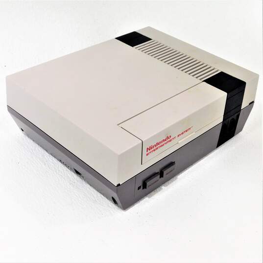 Nintendo NES Console Only TESTED image number 1