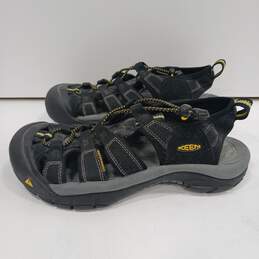 Women's Black & Gray Keen Shoes Size 8