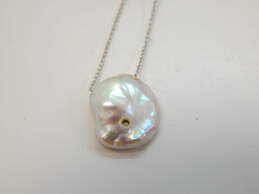 18K White Gold Diamond Accent Pearl Pendant Necklace 1.8g alternative image