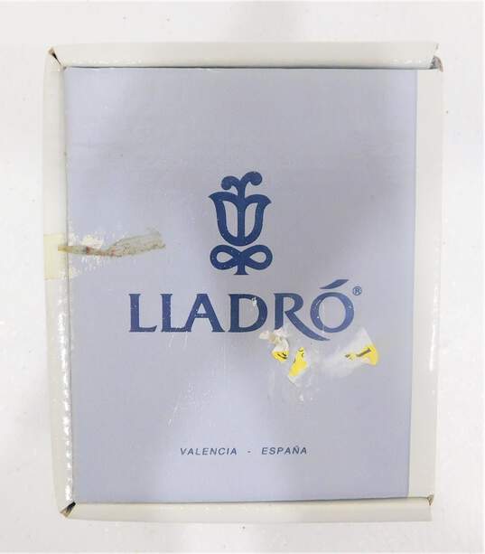 Lladro- First Christmas Together-Birds 3.25in #5840 image number 1