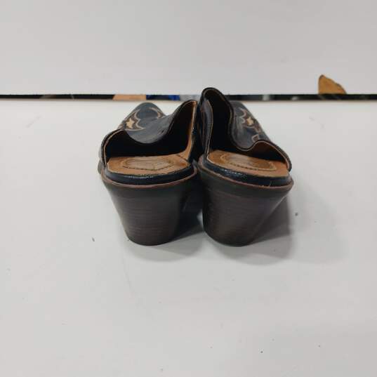 Women's Ariat Black/Brown Western Slip-On Comfort Shoes image number 4