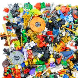 1.6 LBS LEGO Ninjago Minifigures Bulk Box alternative image