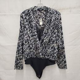 NWT Express WM's V-Neck Black & White Animal Print Body Suit Blouse Size L