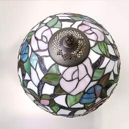 Vintage Tiffany Style Stained-Glass Pink/Blue Roses Brass Base Side Table Lamp alternative image