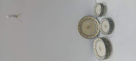 22pc Set of Calico Dishes image number 1