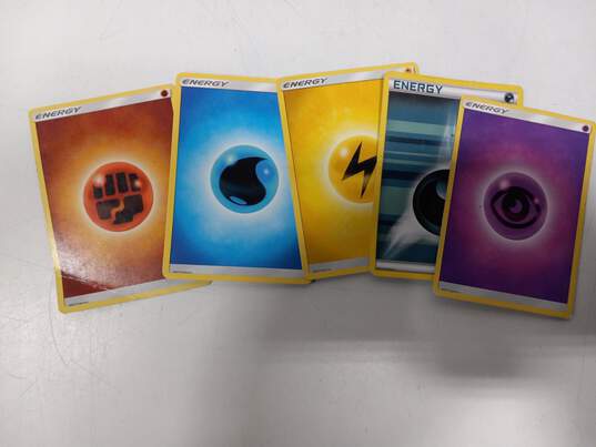 32pc Bundle of Assorted Pokémon Trading Cards image number 4