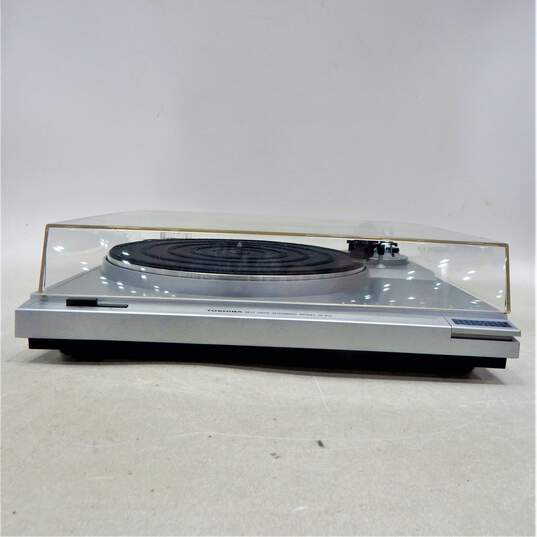 VNTG Toshiba Model SR-B2L Belt Drive Automatic Turntable w/ Cables (Parts and Repair) image number 1