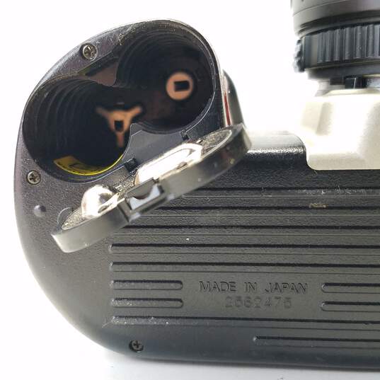 Nikon N60 35mm SLR Camera with Lens image number 6