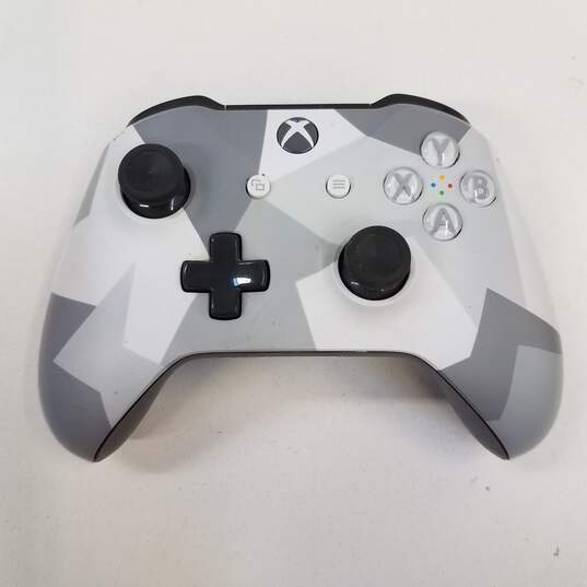 Xbox Wireless Controller – Winter Forces Special Edition