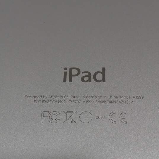Apple Black iPad w/Case image number 3