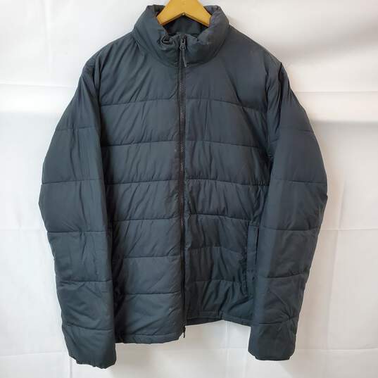 Everlane Black Puffer Jacket in Size Medium image number 1