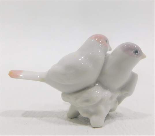 Lladro- First Christmas Together-Birds 3.25in #5840 image number 3