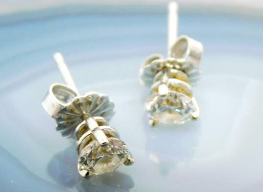 14K White Gold 0.72 CTTW Round Diamond Stud Earrings 0.8g image number 5