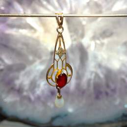 Vintage 10K Yellow Gold Filigree Red Glass & Mother of Pearl Pendant - 0.8g