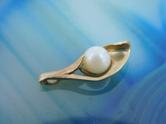 Vintage 14K Gold White Pearl Brushed & Smooth Pointed Pendant 1.1g image number 3