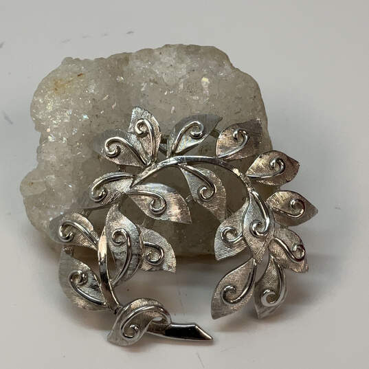 Designer Trifari Silver-Tone Swirl Leaf Shape Fashionable Brooch Pin image number 1