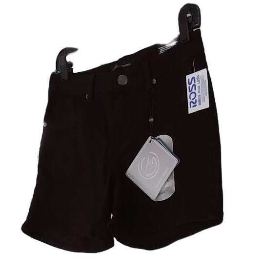 NWT Womens Black Dark Wash Pockets Casual Denim Jean Shorts Size 8 image number 2