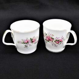 Set of 2 Royal Albert Lavender Rose Pink Gold Accents England Tea Cups