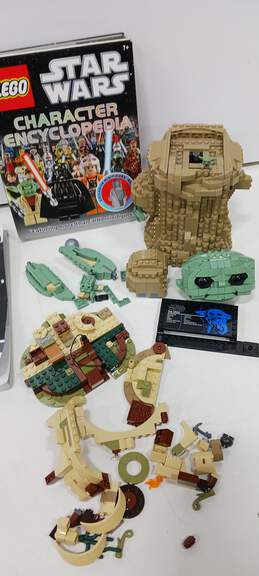 Lego The Child Bricks and Manuel w/Minifigure Book alternative image