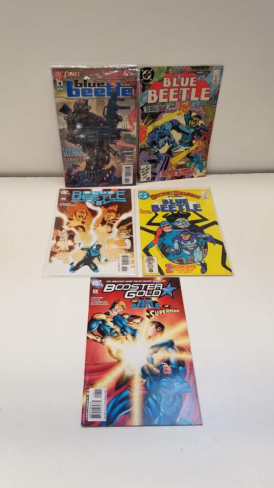 DC Blue Beetle Comic Books image number 3