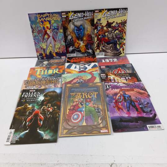 Bundle of 17 Avengers Comic Books (9lbs) image number 2