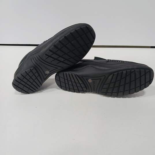 Tommy Hilfiger Men's Black Leather Loafers Size 10 image number 5