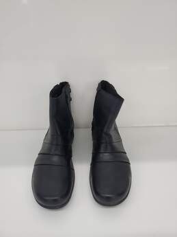 Clarks Boots Womens Wide Black Leather Work Ankle Zip Size-9.5 used