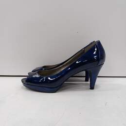 Bandolino Metallic Blue Heels Women's Size 8.5M alternative image
