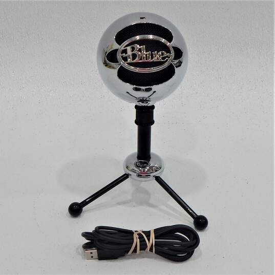 Blue Brand Snowball/A00129 Model USB Microphone w/ USB Cable image number 1
