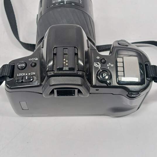 Vintage Maxxum 400SI 35mm Camera w/Soft Case image number 6
