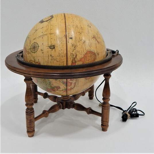 Vintage Illuminated World Globe Lamp With Wood Stand image number 2