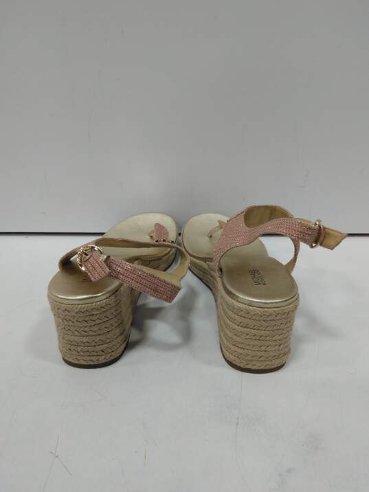 Women's Wedge Sandals Size 8 image number 3