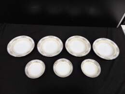 Set of 7 White w/ Floral Print Meito Hand Painted Fine China Bowls alternative image