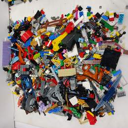 21lbs Lot of Assorted Lego & Other Building Brick Toys alternative image