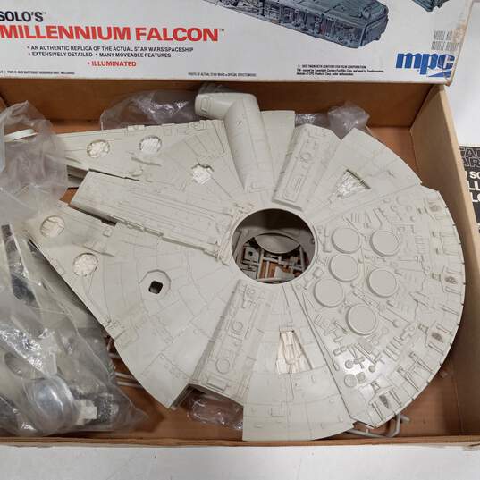 Vintage 1979 MPC Star Wars Han Solo's Millennium Flacon Illuminated Model Kit IOB image number 3