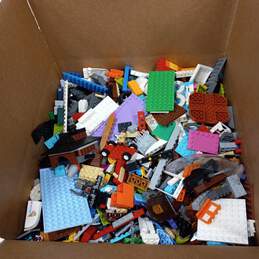 9lbs Lot of Assorted Building Toy Bricks