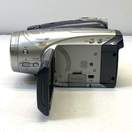 Canon HV20 3.1MP HD MiniDV Camcorder image number 3