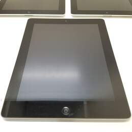 Apple iPad 2 (A1395) - LOCKED - Lot of 3 alternative image