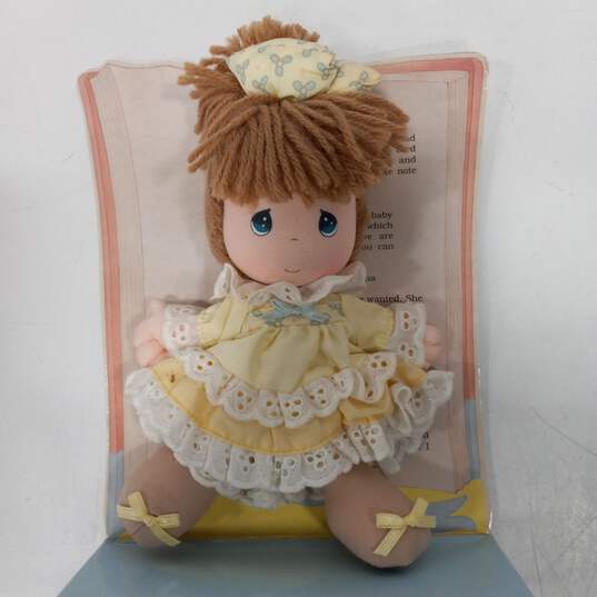 Two Precious Moments Storybook Collection Dolls image number 4